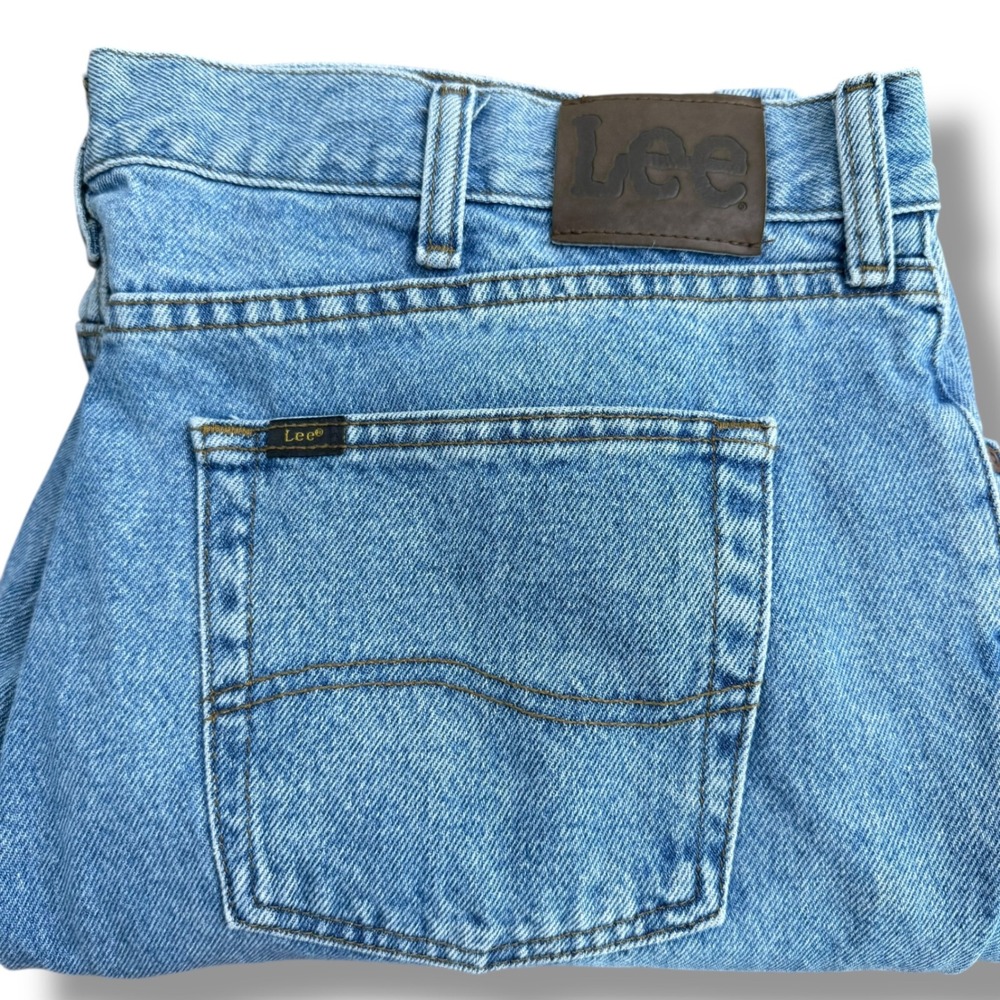 Lee Regular Fit Light Wash Denim Jeans Men's Size 42x30 Cotton - Picture 2 of 9